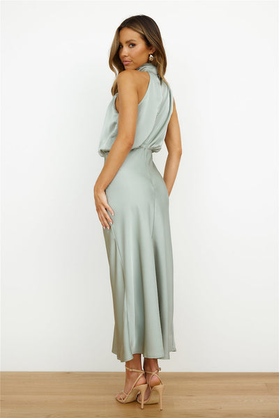 Moda Nova™ | Vestido satinado de tirantes delicados