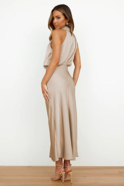 Moda Nova™ | Vestido satinado de tirantes delicados