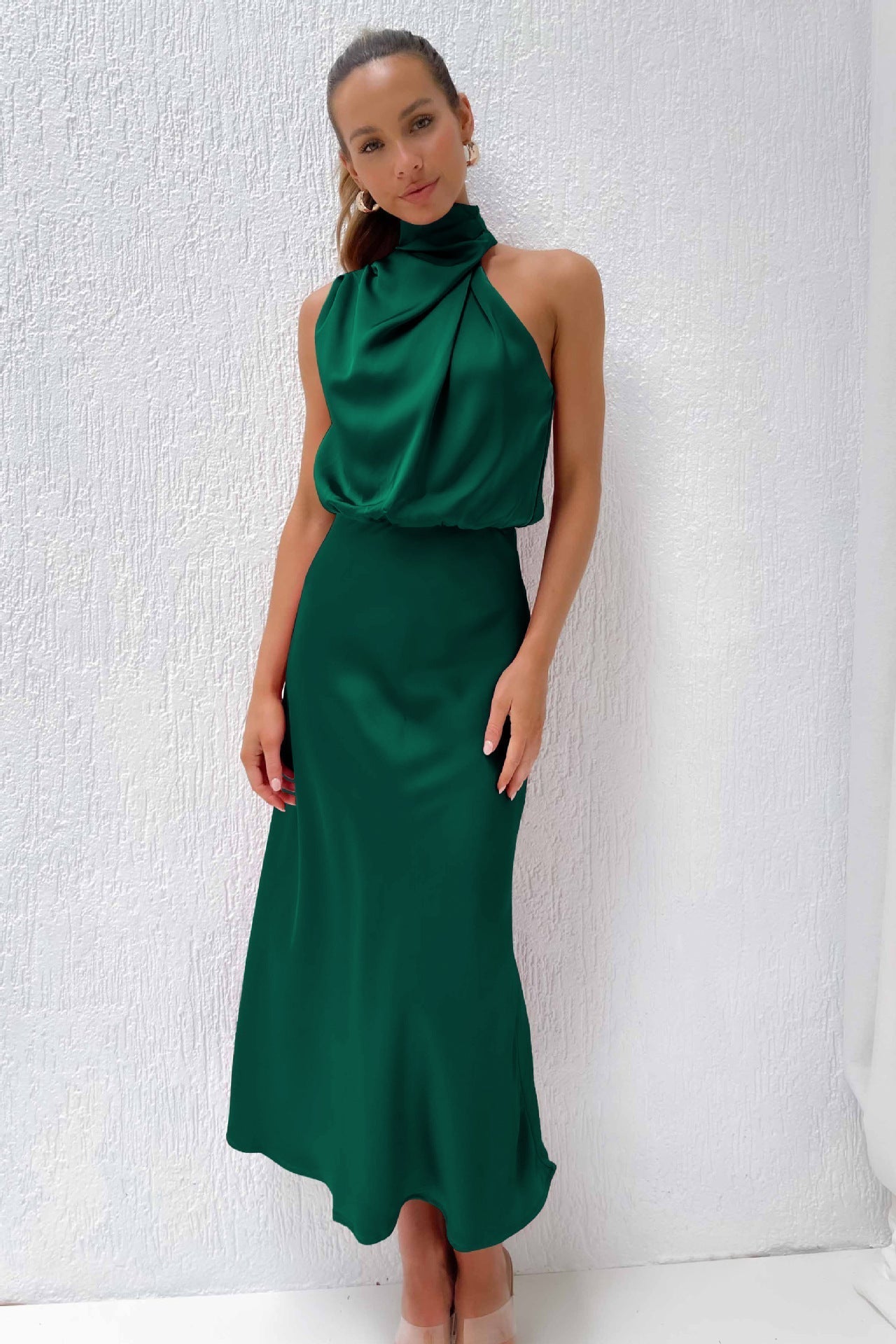 Moda Nova™ | Vestido largo de satén con escote redondo