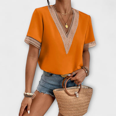 Rosa – Camiseta de corte en V con encaje